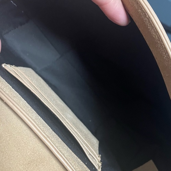 Zara: Small Fringe crossbody - Picture 4 of 4